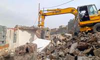 عملیات تخریب و بازگشایی خیابان بیست متری محله چاهستانی‌ها در حال انجام است