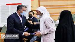 حضور شهردار بندرعباس در مراسم واگذاری ١٣٢ فقره سند ملكی شهروندان شهر بندرعباس