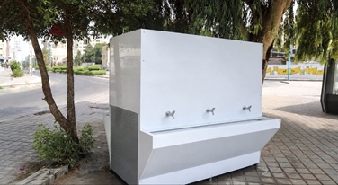 در گرمای ۴۵ درجه بندرعباس؛ دو آب‌سردکن صنعتی در نقاط پرتردد منطقه یک به بهره‌برداری رسید/ توسعه خدمات عمومی برای حفظ سلامت شهروندان