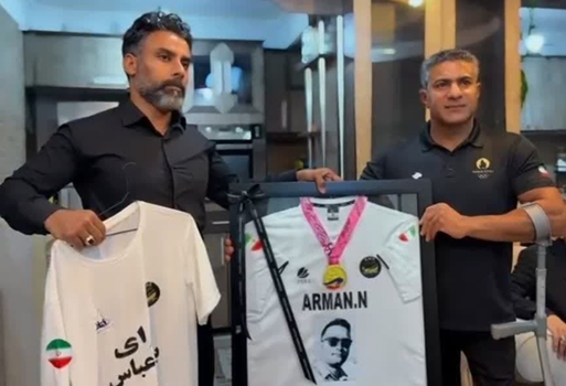 مدال قهرمانی آسیا به خانواده شهید قایقران آرمان نوذرزاده اهدا شد
