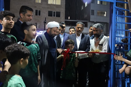 فجر خدمت؛ بهار شهر به زمین ورزشی گمبرون رسید