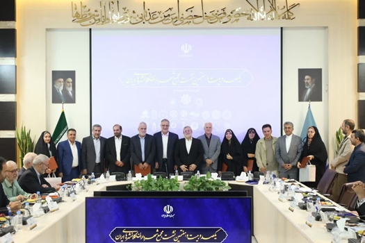 حضور پررنگ شهردار بندرعباس در همایش شهرداران کلان‌شهرهای ایران